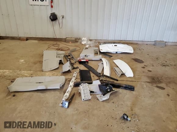 ✅ 2016 Chrysler Town & Country Limited Platinum • VIN: 2C4RC1GG6GR120098 • Лот: 50366965. Опубликован ранее на Copart с пробегом 130 202 миль. Бесплатный доступ к архиву аукционных продаж из США и подробный отчёт об истории автомобиля на DreamBid. Изображение 13.