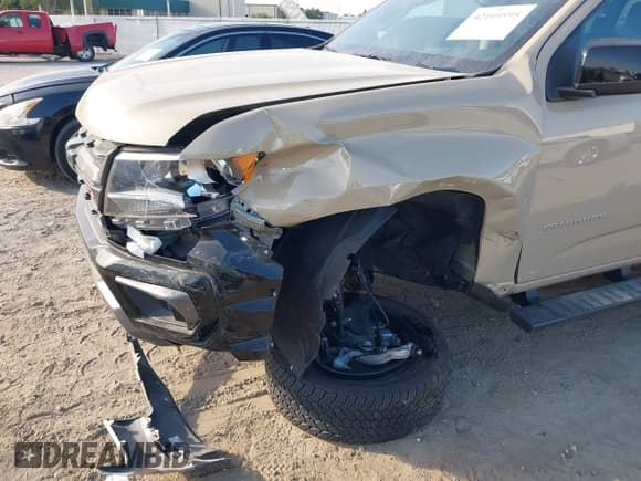 ✅ 2022 Chevrolet Colorado 2WD Z71 • VIN: 1GCGSDEN9N1332637 • Lot: 42109595. Listed on IAAI with 2,740 mi. Free auction sales archive from the USA and detailed vehicle history report at DreamBid. Image 6.