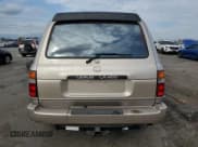 ✅ 1997 Lexus LX 450 • VIN: JT6HJ88J6V0161320 • Лот: 79502054. Опубликован ранее на Copart с пробегом 294 084 миль. Бесплатный доступ к архиву аукционных продаж из США и подробный отчёт об истории автомобиля на DreamBid. Изображение 6.
