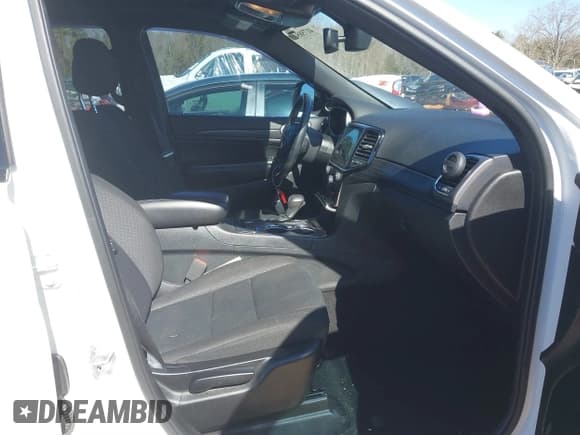 ✅ 2019 Jeep Grand Cherokee Upland • VIN: 1C4RJFAG5KC637924 • Lot: 41758541. Listed on IAAI with 107,419 mi. Free auction sales archive from the USA and detailed vehicle history report at DreamBid. Image 5.