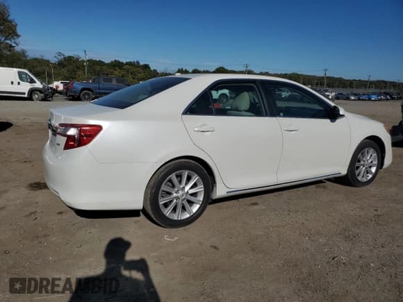 ✅ 2014 Toyota Camry SE Sport • VIN: 4T1BF1FK7EU443019 • Lot: 87050595. Wystawiony na Copart z przebiegiem 96 267 mil. Bezpłatny archiwum sprzedaży aukcyjnych z USA i szczegółowy raport historii pojazdu na DreamBid. Zdjęcie 3.