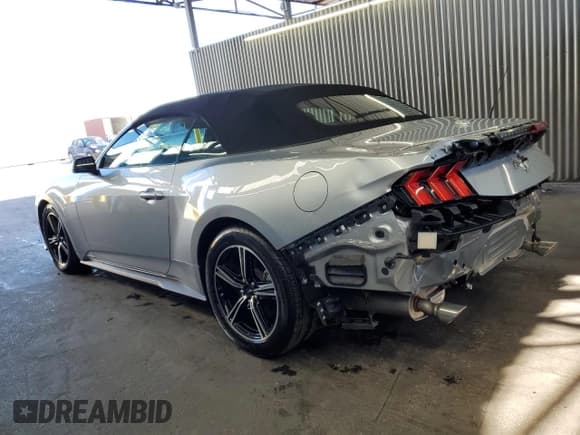 ✅ 2025 Ford Mustang EcoBoost Premium • VIN: 1FAGP8UH5S5106206 • Lot: 92605325. Listed on Copart with 17,814 mi. Free auction sales archive from the USA and detailed vehicle history report at DreamBid. Image 2.