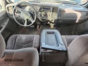 ✅ 2004 GMC Sierra 1500 SLE • VIN: 2GTEC19V441116961 • Лот: 92031455. Опубликован ранее на Copart с пробегом 239 805 миль. Бесплатный доступ к архиву аукционных продаж из США и подробный отчёт об истории автомобиля на DreamBid. Изображение 8.