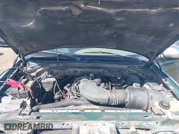 ✅ 2001 Ford F-150 XLT • VIN: 1FTRW07W51KE08645 • Lot: 43513274. Wystawiony na IAAI z przebiegiem Nie podano. Bezpłatny archiwum sprzedaży aukcyjnych z USA i szczegółowy raport historii pojazdu na DreamBid. Zdjęcie 10.