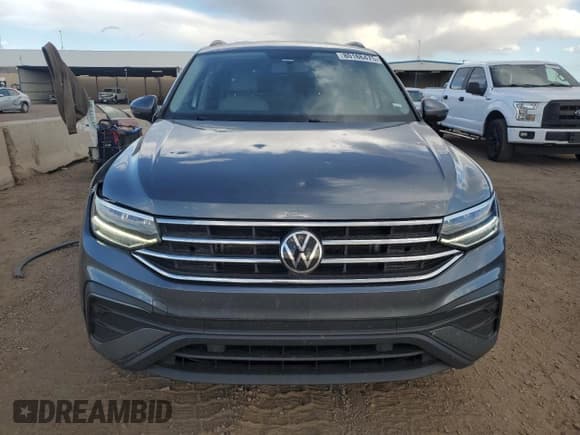 ✅ 2022 Volkswagen Tiguan S • VIN: 3VV1B7AX2NM156629 • Lot: 80213355. Wystawiony na Copart z przebiegiem 56 356 mil. Bezpłatny archiwum sprzedaży aukcyjnych z USA i szczegółowy raport historii pojazdu na DreamBid. Zdjęcie 5.