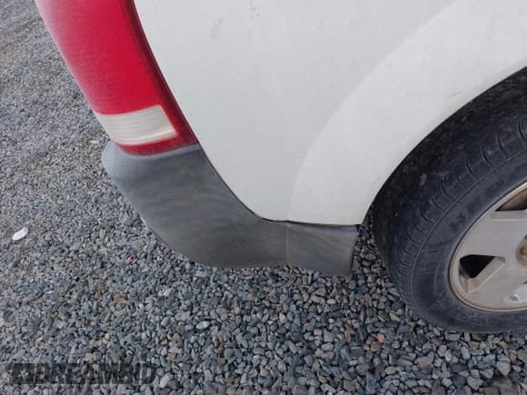 ✅ 2005 Saturn VUE • VIN: 5GZCZ53405S831295 • Lot: 41335294. Wystawiony na IAAI z przebiegiem 249 998 mil. Bezpłatny archiwum sprzedaży aukcyjnych z USA i szczegółowy raport historii pojazdu na DreamBid. Zdjęcie 15.