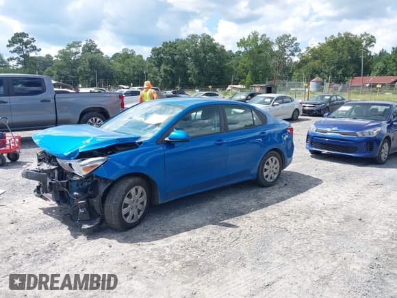 ✅ 2021 Kia Rio S • VIN: 3KPA24AD6ME379834 • Лот: 43038642. Опубликован ранее на IAAI с пробегом 131 338 миль. Бесплатный доступ к архиву аукционных продаж из США и подробный отчёт об истории автомобиля на DreamBid. Изображение 2.