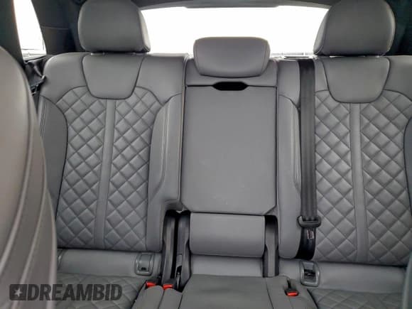 ✅ 2018 Audi SQ5 Prestige • VIN: WA1C4AFY3J2188274 • Лот: 94051445. Опубликован ранее на Copart с пробегом 95 595 миль. Бесплатный доступ к архиву аукционных продаж из США и подробный отчёт об истории автомобиля на DreamBid. Изображение 10.