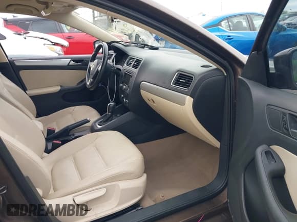 ✅ 2012 Volkswagen Jetta SEL • VIN: 3VWLP7AJXCM418461 • Lot: 41906292. Listed on IAAI with 76,844 mi. Free auction sales archive from the USA and detailed vehicle history report at DreamBid. Image 5.