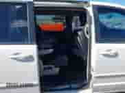 2013 Dodge Grand Caravan SE с VIN 2C4RDGBG2DR733239, выставлен на аукционе IAAI как лот 43603544 с пробегом 150 426 миль миль и . История ставок и продаж доступна на DreamBid. Изображение 8.