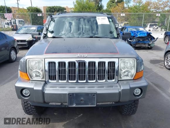 ✅ 2007 Jeep Commander Limited • VIN: 1J8HG58277C657056 • Lot: 43490802. Wystawiony na IAAI z przebiegiem 119 538 mil. Bezpłatny archiwum sprzedaży aukcyjnych z USA i szczegółowy raport historii pojazdu na DreamBid. Zdjęcie 12.