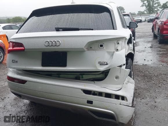 ✅ 2018 Audi Q5 Premium • VIN: WA1ANAFY6J2072572 • Lot: 42868414. Listed on IAAI with 153,086 mi. Free auction sales archive from the USA and detailed vehicle history report at DreamBid. Image 17.