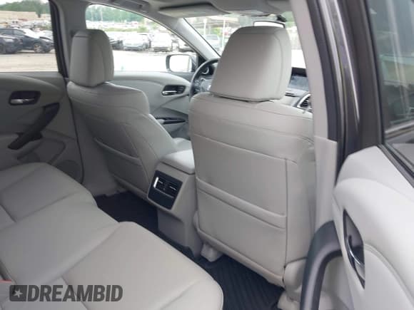 ✅ 2016 Acura RDX Technology • VIN: 5J8TB4H52GL015530 • Lot: 42270593. Wystawiony na IAAI z przebiegiem 46 536 mil. Bezpłatny archiwum sprzedaży aukcyjnych z USA i szczegółowy raport historii pojazdu na DreamBid. Zdjęcie 8.