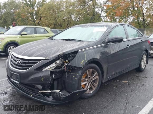 2013 Hyundai Sonata GLS z VIN 5NPEB4AC7DH677684, wystawiony jako IAAI lot #43444694 z przebiegiem 259 213 mil mil oraz . Historia ofert i sprzedaży dostępna na DreamBid. Obrazek 2.