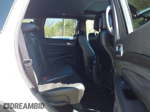 ✅ 2018 Jeep Grand Cherokee Altitude • VIN: 1C4RJEAG3JC275388 • Lot: 42035888. Listed on IAAI with 110,209 mi. Free auction sales archive from the USA and detailed vehicle history report at DreamBid. Image 8.
