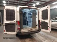 ✅ 2016 Ford Transit Cargo • VIN: 1FTYR1CM2GKA12288 • Lot: 41752611. Wystawiony na IAAI z przebiegiem 238 715 mil. Bezpłatny archiwum sprzedaży aukcyjnych z USA i szczegółowy raport historii pojazdu na DreamBid. Zdjęcie 3.