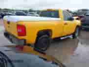 2008 Chevrolet Silverado 1500 Work Truck z VIN 1GCEC14X28Z124434, wystawiony jako IAAI lot #42358368 z przebiegiem 261 241 mil mil oraz . Historia ofert i sprzedaży dostępna na DreamBid. Obrazek 4.