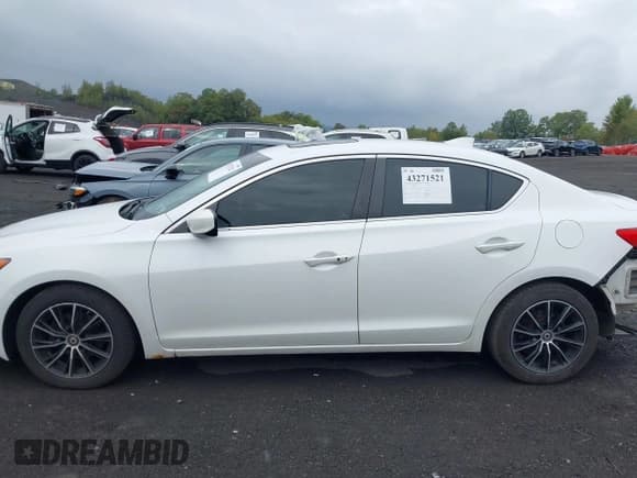 ✅ 2013 Acura ILX Premium • VIN: 19VDE1F56DE014518 • Lot: 43271521. Listed on IAAI with 98,686 mi. Free auction sales archive from the USA and detailed vehicle history report at DreamBid. Image 14.