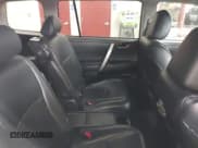 ✅ 2013 Toyota Highlander SE • VIN: 5TDZK3EH5DS132465 • Лот: 43560609. Опубликован ранее на IAAI с пробегом Не указан. Бесплатный доступ к архиву аукционных продаж из США и подробный отчёт об истории автомобиля на DreamBid. Изображение 8.