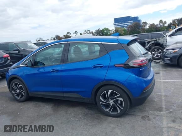 ✅ 2023 Chevrolet Bolt EV 2LT • VIN: 1G1FX6S0XP4160615 • Lot: 42046368. Wystawiony na IAAI z przebiegiem 7 908 mil. Bezpłatny archiwum sprzedaży aukcyjnych z USA i szczegółowy raport historii pojazdu na DreamBid. Zdjęcie 14.