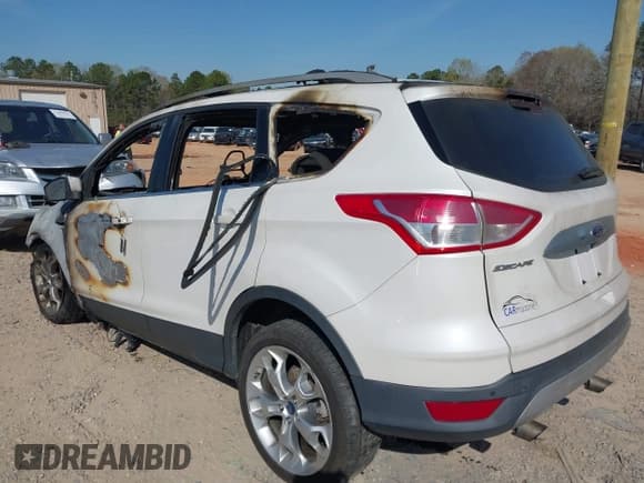 ✅ 2015 Ford Escape Titanium • VIN: 1FMCU9J90FUA48002 • Lot: 41890275. Wystawiony na IAAI z przebiegiem Nie podano. Bezpłatny archiwum sprzedaży aukcyjnych z USA i szczegółowy raport historii pojazdu na DreamBid. Zdjęcie 3.