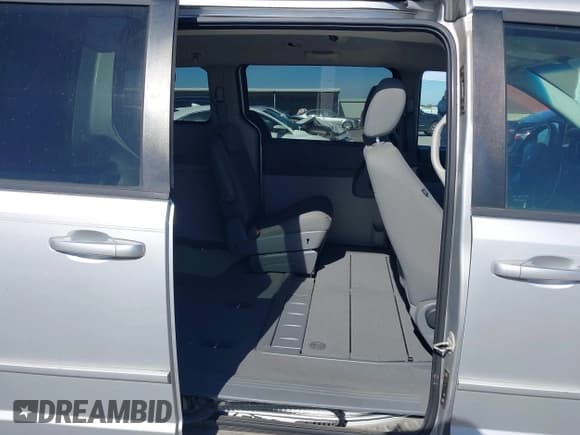 ✅ 2009 Dodge Grand Caravan SE • VIN: 1D8HN44E29B501024 • Lot: 43653699. Listed on IAAI with 145,512 mi. Free auction sales archive from the USA and detailed vehicle history report at DreamBid. Image 8.