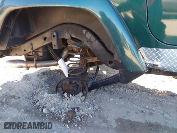 ✅ 2001 Jeep Wrangler Sahara • VIN: 1J4FA59S31P362769 • Лот: 43488240. Опубликован ранее на IAAI с пробегом 178 182 миль. Бесплатный доступ к архиву аукционных продаж из США и подробный отчёт об истории автомобиля на DreamBid. Изображение 6.