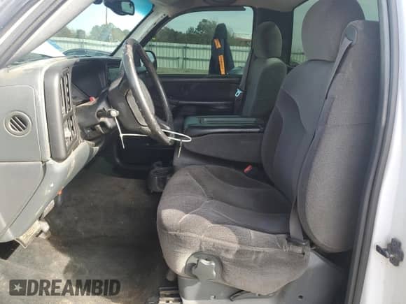 2002 Chevrolet Silverado 1500 LS with VIN 1GCEK14T62Z209610, listed as a Copart auction lot 43331155 with 159,677 mi miles and Salvage title. Bid and sale history available at DreamBid. Image 7.