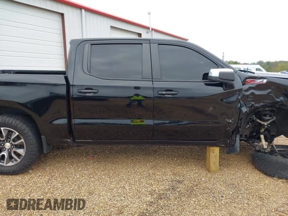 ✅ 2021 Chevrolet Silverado 1500 LT • VIN: 3GCUYDED7MG370442 • Lot: 43474501. Wystawiony na IAAI z przebiegiem 74 240 mil. Bezpłatny archiwum sprzedaży aukcyjnych z USA i szczegółowy raport historii pojazdu na DreamBid. Zdjęcie 13.