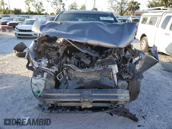 2018 Mitsubishi Outlander ES z VIN JA4AZ3A32JZ026840, wystawiony jako Copart lot #82738415 z przebiegiem Nie podano mil oraz Czysty tytuł • Clean title. Historia ofert i sprzedaży dostępna na DreamBid. Obrazek 5.