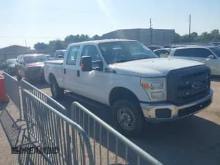 ✅ 2013 Ford F-250 XL • VIN: 1FT7W2B61DEA42440 • Lot: 43123924. Wystawiony na IAAI z przebiegiem 259 908 mil. Bezpłatny archiwum sprzedaży aukcyjnych z USA i szczegółowy raport historii pojazdu na DreamBid. Zdjęcie 1.