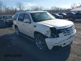 ✅ 2009 Cadillac Escalade • VIN: 1GYFK23269R138898 • Lot: 38178040. Wystawiony na IAAI z przebiegiem Nie podano. Bezpłatny archiwum sprzedaży aukcyjnych z USA i szczegółowy raport historii pojazdu na DreamBid. Zdjęcie 1.