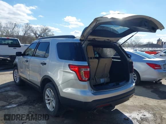 ✅ 2017 Ford Explorer • VIN: 1FM5K7B80HGD75686 • Лот: 41908973. Опубликован ранее на IAAI с пробегом 122 525 миль. Бесплатный доступ к архиву аукционных продаж из США и подробный отчёт об истории автомобиля на DreamBid. Изображение 3.