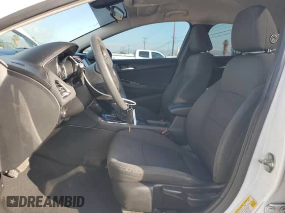 ✅ 2017 Chevrolet Cruze LT • VIN: 1G1BE5SM6H7104379 • Lot: 81688005. Wystawiony na Copart z przebiegiem 116 737 mil mil. Skorzystaj z bezpłatnego archiwum sprzedaży aukcyjnych z USA i zobacz szczegółowy raport historii pojazdu na DreamBid. Zdjęcie 7.