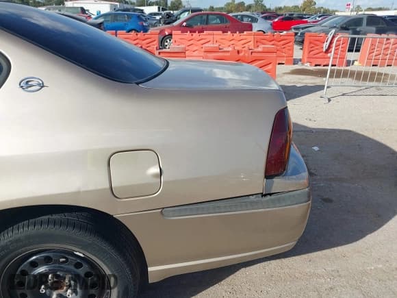 ✅ 2004 Chevrolet Impala • VIN: 2G1WF52E749129226 • Lot: 43694081. Listed on IAAI with 124,544 mi. Free auction sales archive from the USA and detailed vehicle history report at DreamBid. Image 13.