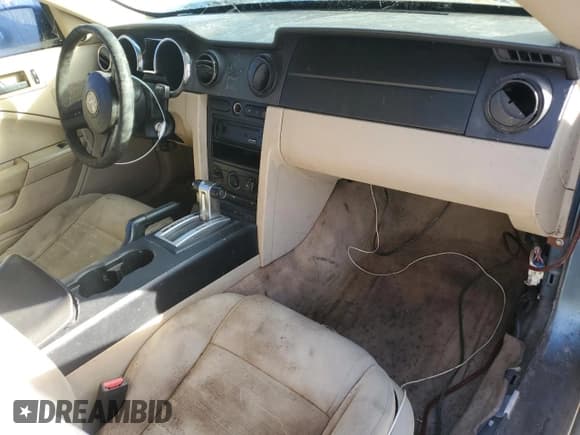 ✅ 2007 Ford Mustang Deluxe • VIN: 1ZVFT80N375296346 • Lot: 82747065. Listed on Copart with 275,119 mi. Free auction sales archive from the USA and detailed vehicle history report at DreamBid. Image 8.