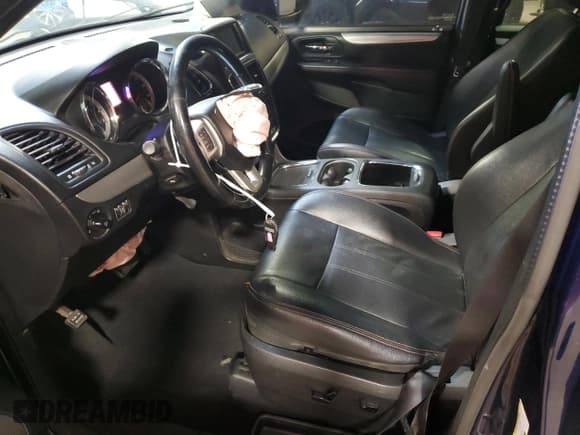 ✅ 2014 Dodge Grand Caravan R/T • VIN: 2C4RDGEG2ER184932 • Lot: 68705615. Listed on Copart with 180,599 mi. Free auction sales archive from the USA and detailed vehicle history report at DreamBid. Image 7.