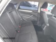 ✅ 2015 Volkswagen Passat Limited Edition • VIN: 1VWAT7A34FC077021 • Lot: 42090573. Wystawiony na IAAI z przebiegiem 230 465 mil. Bezpłatny archiwum sprzedaży aukcyjnych z USA i szczegółowy raport historii pojazdu na DreamBid. Zdjęcie 8.