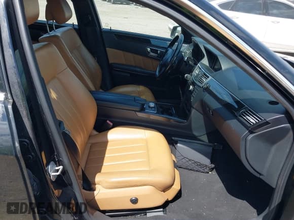 ✅ 2010 Mercedes-Benz E 350 Luxury • VIN: WDDHF8HB8AA105439 • Lot: 42092513. Listed on IAAI with 226,837 mi. Free auction sales archive from the USA and detailed vehicle history report at DreamBid. Image 5.