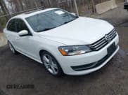✅ 2014 Volkswagen Passat SE • VIN: 1VWBP7A36EC018365 • Lot: 41930590. Wystawiony na IAAI z przebiegiem 139 899 mil. Bezpłatny archiwum sprzedaży aukcyjnych z USA i szczegółowy raport historii pojazdu na DreamBid. Zdjęcie 1.