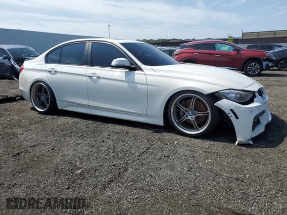 ✅ 2014 BMW 3 Series 335i xDrive • VIN: WBA3B9G52ENR79279 • Лот: 62679115. Опубликован ранее на Copart с пробегом 112 906 миль. Бесплатный доступ к архиву аукционных продаж из США и подробный отчёт об истории автомобиля на DreamBid. Изображение 4.