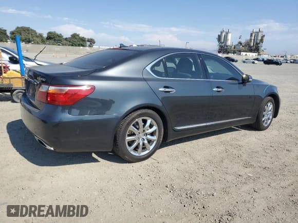 ✅ 2010 Lexus LS 460 • VIN: JTHBL1EF1A5098820 • Lot: 67148885. Listed on Copart with 142,984 mi. Free auction sales archive from the USA and detailed vehicle history report at DreamBid. Image 3.