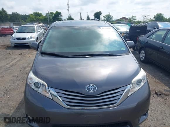 ✅ 2017 Toyota Sienna XLE Auto Access Seat • VIN: 5TDYZ3DC1HS767802 • Lot: 42442018. Listed on IAAI with 127,206 mi. Free auction sales archive from the USA and detailed vehicle history report at DreamBid. Image 12.