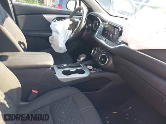 2021 Chevrolet Blazer LT z VIN 3GNKBCR4XMS584620, wystawiony jako IAAI lot #39878731 z przebiegiem 20 731 mil mil oraz . Historia ofert i sprzedaży dostępna na DreamBid. Obrazek 5.