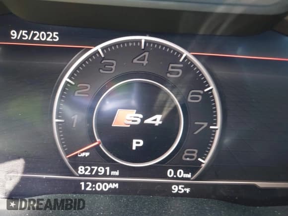 ✅ 2018 Audi S4 Premium Plus • VIN: WAUB4AF41JA057409 • Lot: 43087244. Wystawiony na IAAI z przebiegiem 82 791 mil. Bezpłatny archiwum sprzedaży aukcyjnych z USA i szczegółowy raport historii pojazdu na DreamBid. Zdjęcie 7.