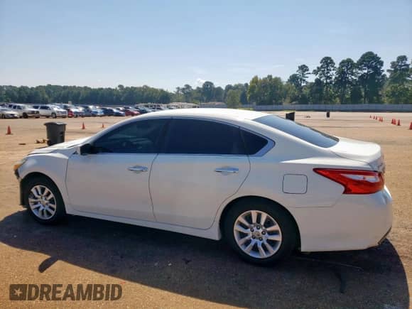 2016 Nissan Altima S с VIN 1N4AL3AP0GC163495, выставлен на аукционе Copart как лот 84620705 с пробегом 133 495 миль миль и Списание • Salvage title. История ставок и продаж доступна на DreamBid. Изображение 2.