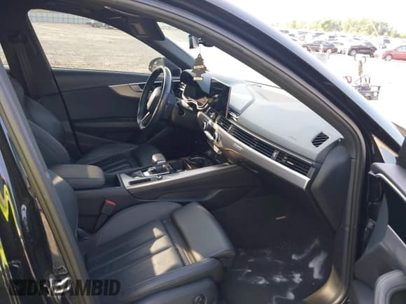 ✅ 2023 Audi A4 S line Premium Plus • VIN: WAUEAAF40PA012685 • Лот: 42282244. Опубликован ранее на IAAI с пробегом 35 786 миль. Бесплатный доступ к архиву аукционных продаж из США и подробный отчёт об истории автомобиля на DreamBid. Изображение 5.