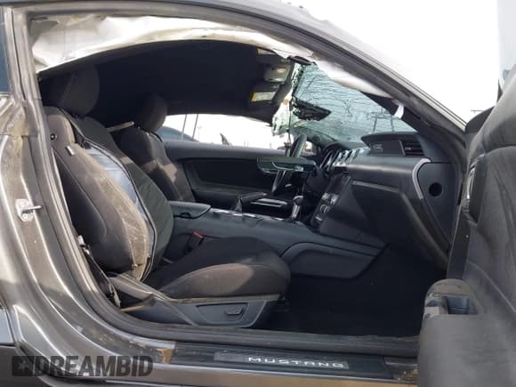 ✅ 2022 Ford Mustang GT • VIN: 1FA6P8CF2N5131421 • Lot: 42047492. Listed on IAAI with 21,376 mi. Free auction sales archive from the USA and detailed vehicle history report at DreamBid. Image 5.