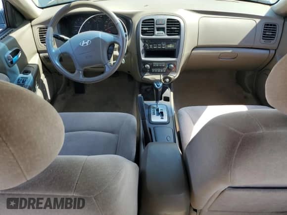 2005 Hyundai Sonata GL z VIN KMHWF25S55A124034, wystawiony jako Copart lot #70684015 z przebiegiem 104 278 mil mil oraz Szkoda całkowita • Salvage title. Historia ofert i sprzedaży dostępna na DreamBid. Obrazek 8.