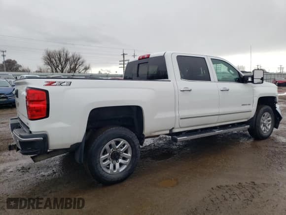 ✅ 2018 Chevrolet Silverado 2500HD LTZ • VIN: 1GC1KWEGXJF208070 • Lot: 41666184. Wystawiony na Copart z przebiegiem 53 493 mil. Bezpłatny archiwum sprzedaży aukcyjnych z USA i szczegółowy raport historii pojazdu na DreamBid. Zdjęcie 3.